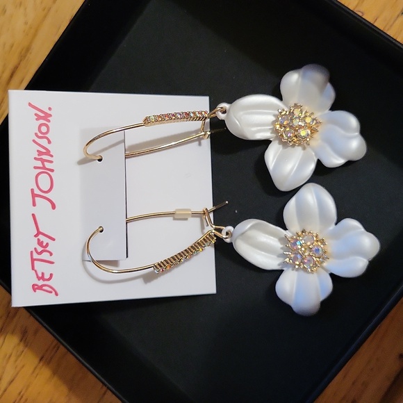Betsey Johnson gem flower dangle earrings - Picture 1 of 4
